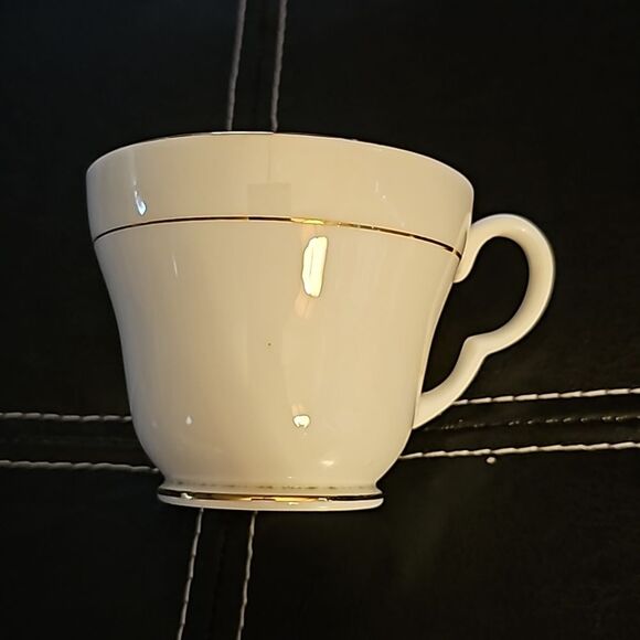 Stanley Fine Bone China Teacup & Saucer White & Gold Gilt finish - Picture 4 of 7